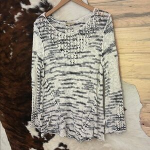 Democracy Black and White Textured Knit Sweater